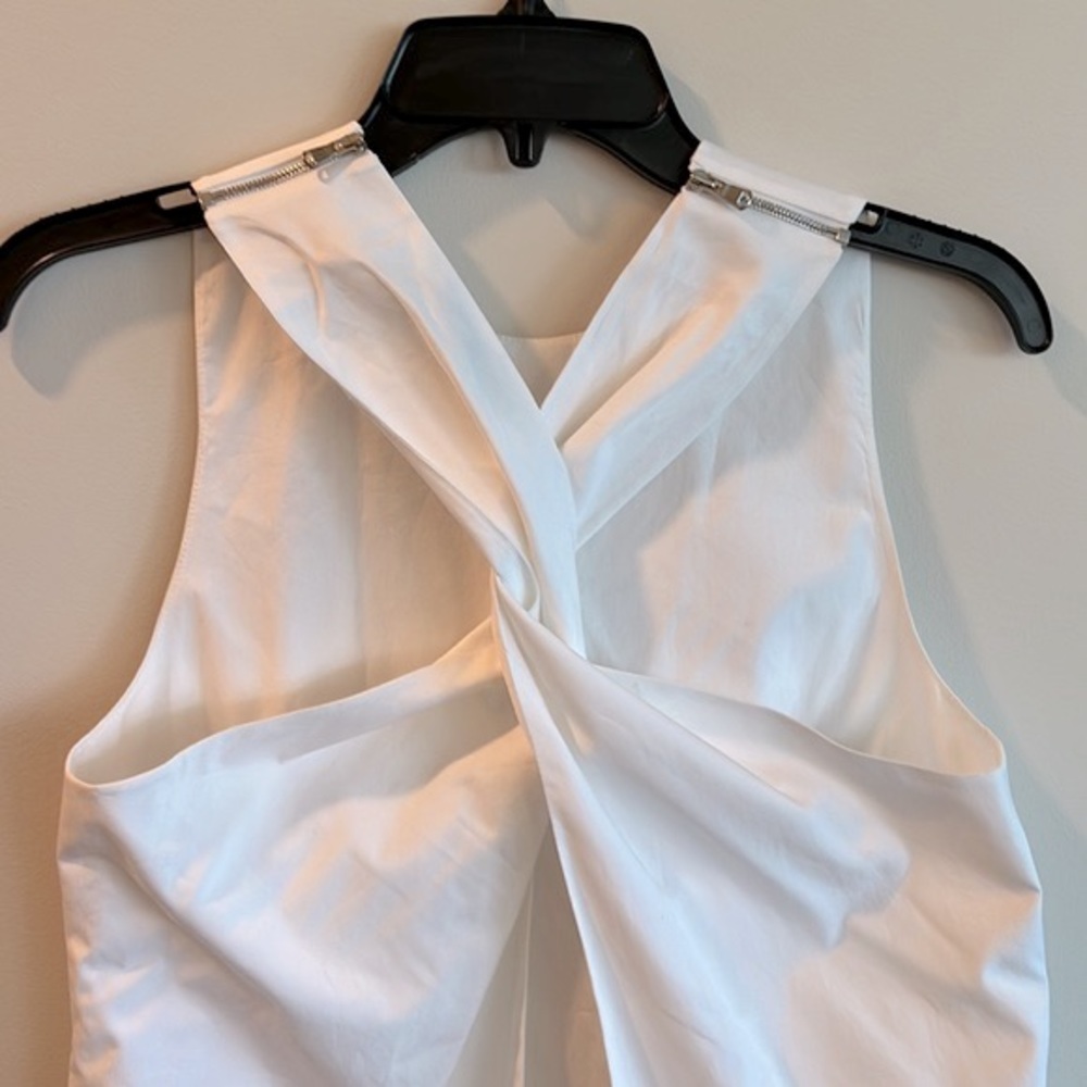 Victoria Beckham Sleeveless Twist-back Tunic